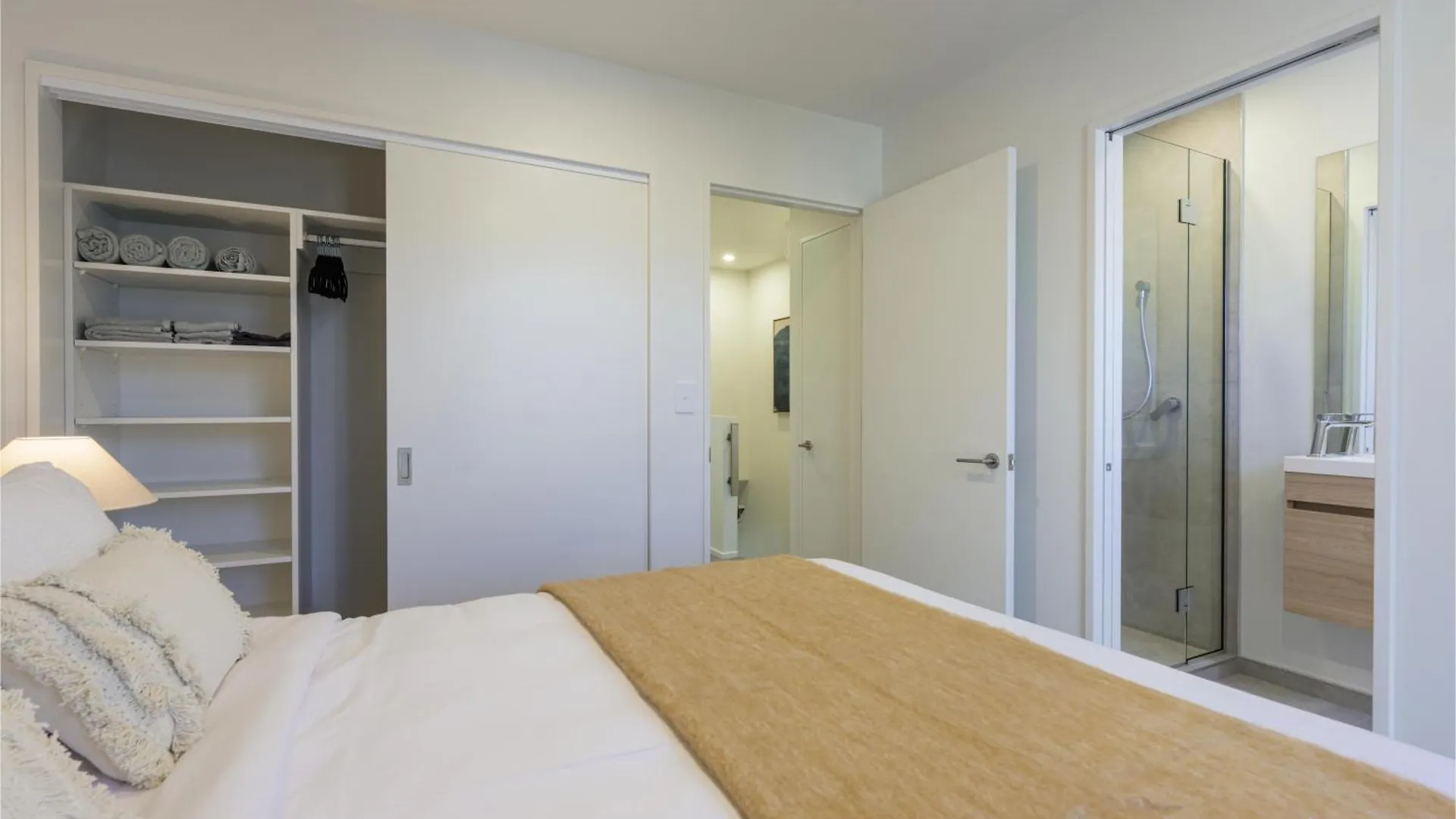 Luxury Cbd Apartment Free Parking Κράισττσερτς